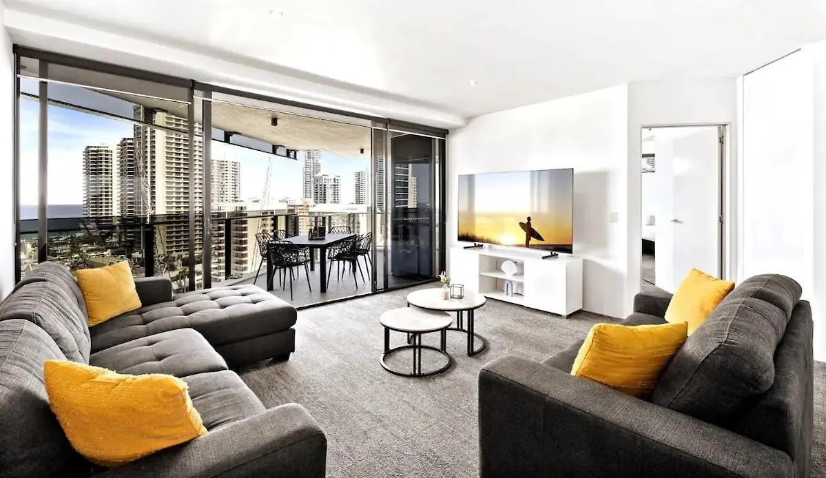 Apartment Circle On Cavill 3 Bedroom 2 Bathroom Ocean And River View Gold Coast