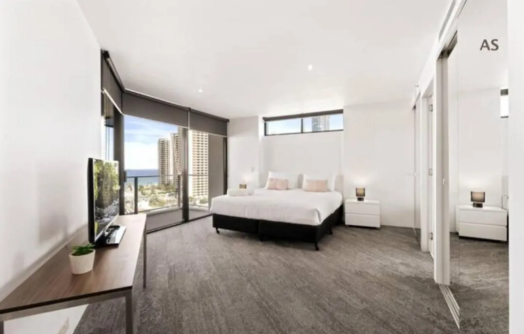 Circle On Cavill 3 Bedroom 2 Bathroom Ocean And River View Gold Coast 0*,