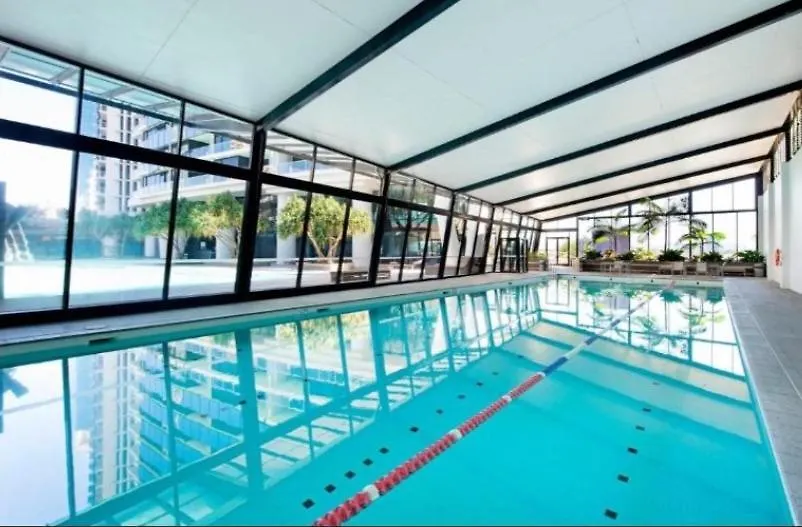 Circle On Cavill 3 Bedroom 2 Bathroom Ocean And River View Gold Coast Apartment