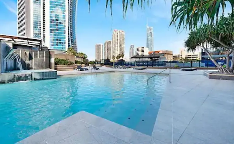Circle On Cavill 3 Bedroom 2 Bathroom Ocean And River View Gold Coast