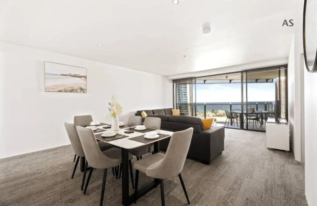Apartment Circle On Cavill 3 Bedroom 2 Bathroom Ocean And River View Gold Coast Australia