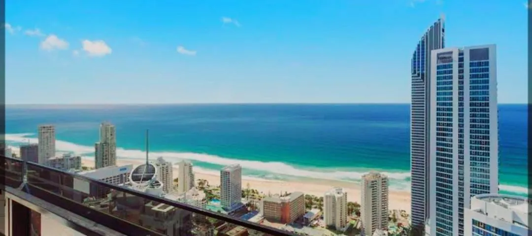 Circle On Cavill 3 Bedroom 2 Bathroom Ocean And River View Gold Coast 0*,  Australia