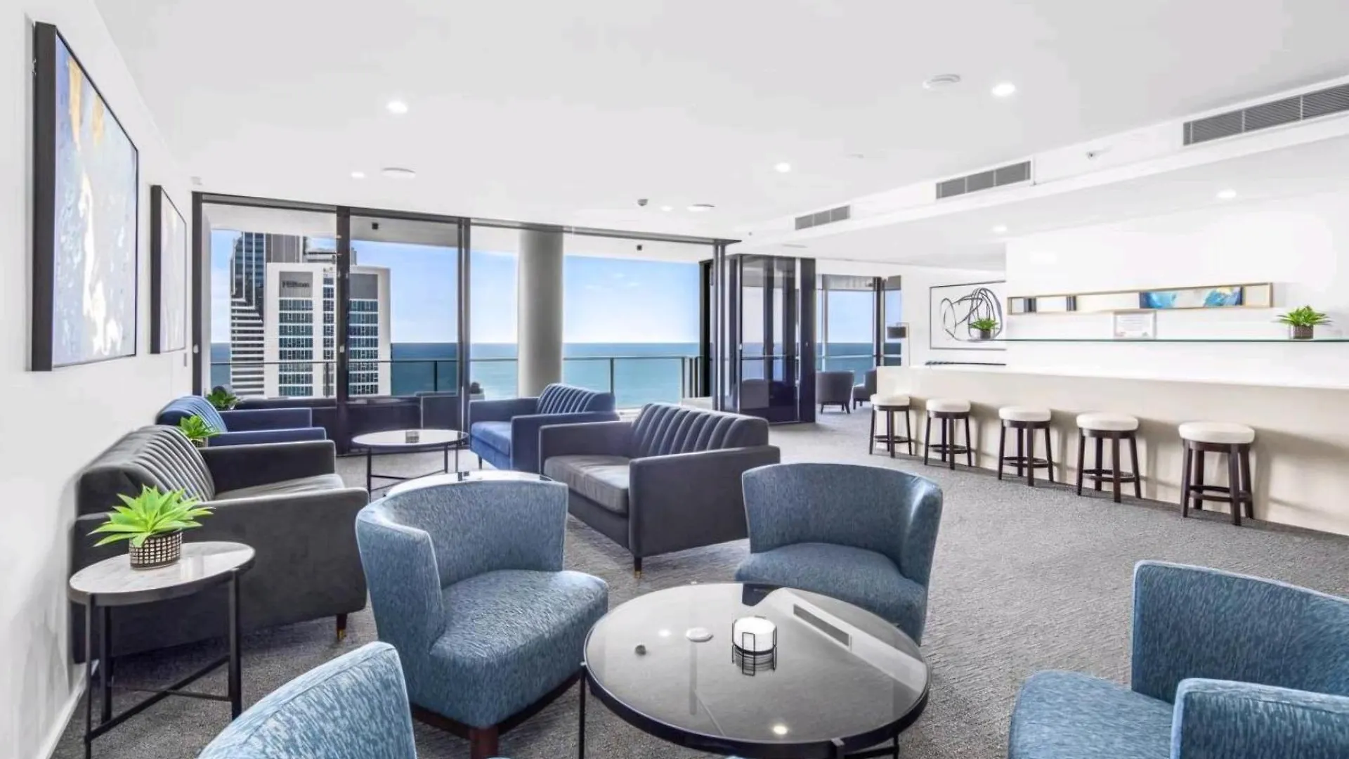 Circle On Cavill 3 Bedroom 2 Bathroom Ocean And River View Gold Coast Apartment